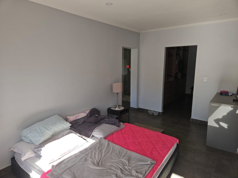 5 Bedroom Property for Sale in Wilkoppies North West